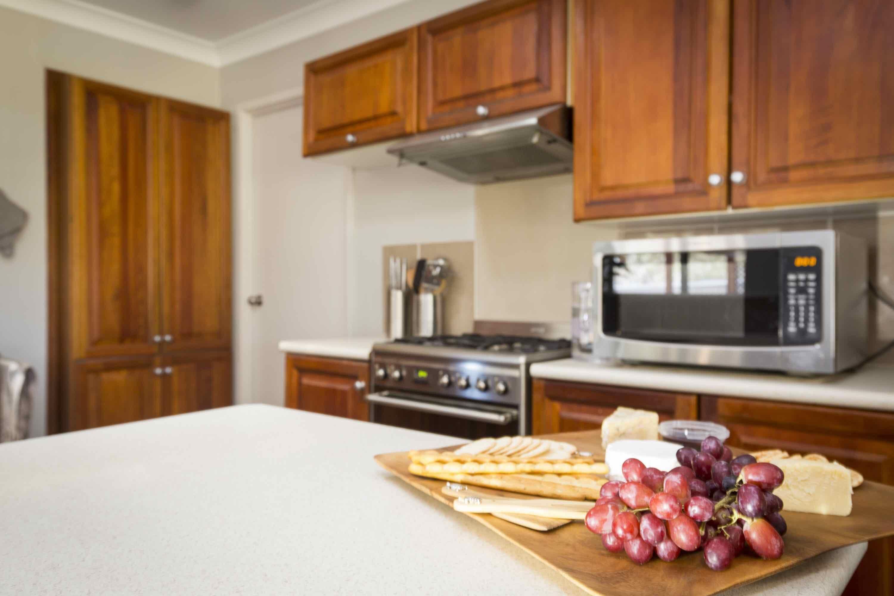 Amani - Great 6 bedroom home with pool and awesome entertainment deck — image 16