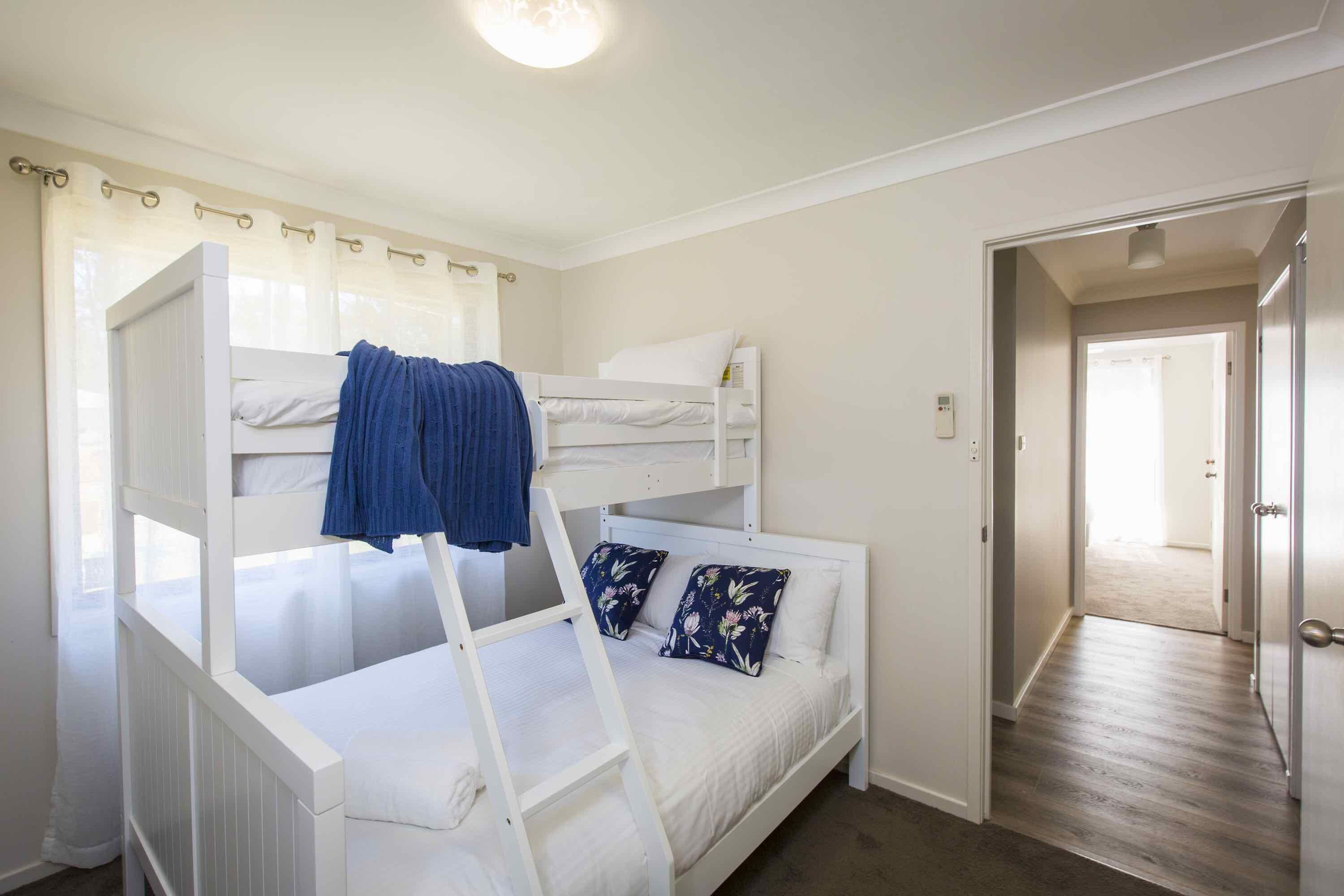 Amani - Great 6 bedroom home with pool and awesome entertainment deck — image 23