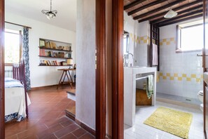 6 chambres, fer et planche à repasser, Wi-Fi gratuit, draps fournis