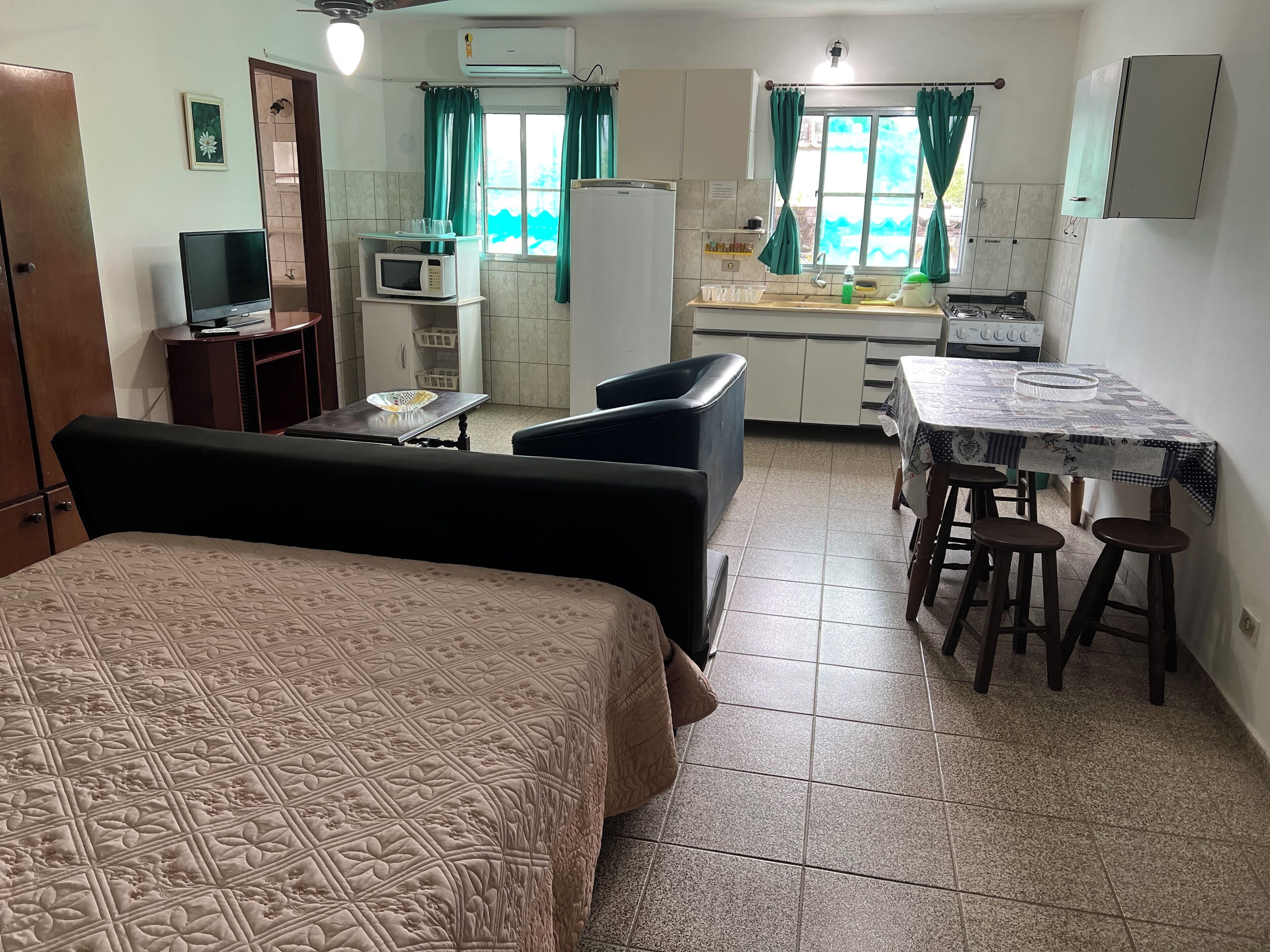 Very large studio with air conditioning Ubatuba Pereque Beach Açú