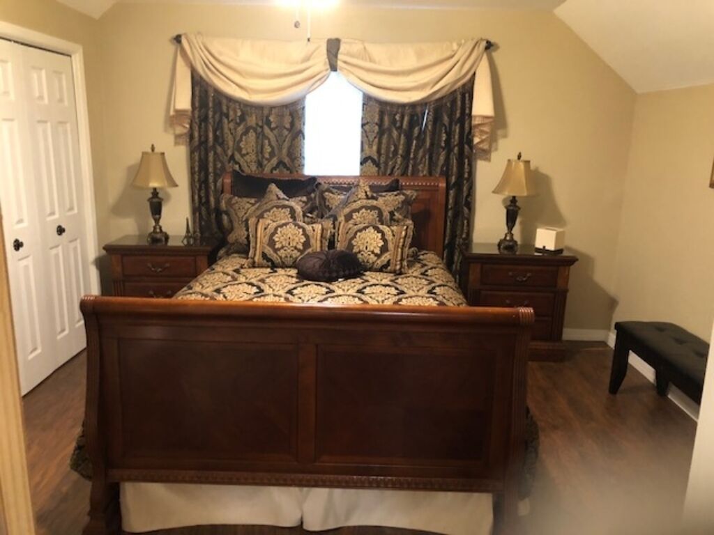 Chateau Home Apartment/private entrance