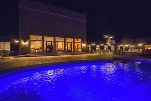 室外泳池、暖水池