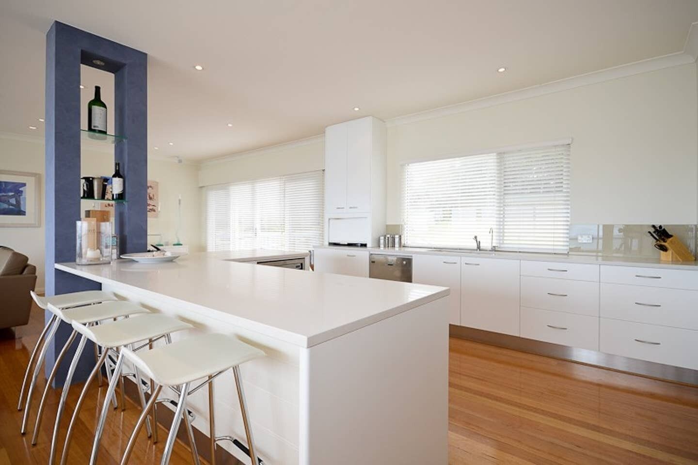 23 Hayward - Wi-Fi - Ocean Front — image 6