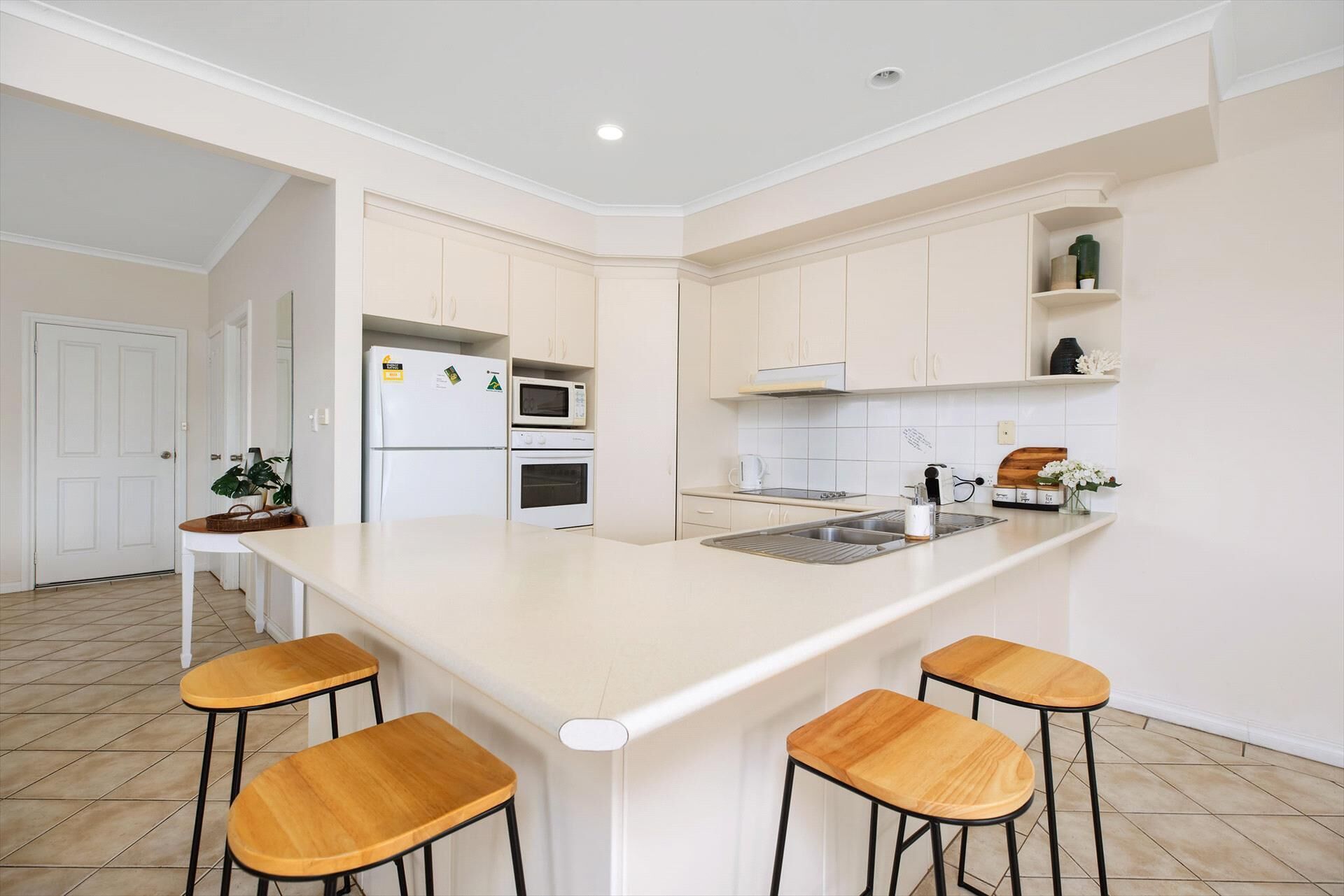 Waterfront apartment, located in the centre of Lincoln Cove Marina Port Lincoln