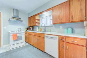 Fridge, microwave, oven, stovetop - Mid Mod Inspired - WSU, WPAF Base, Soin Med Center (Dayton)