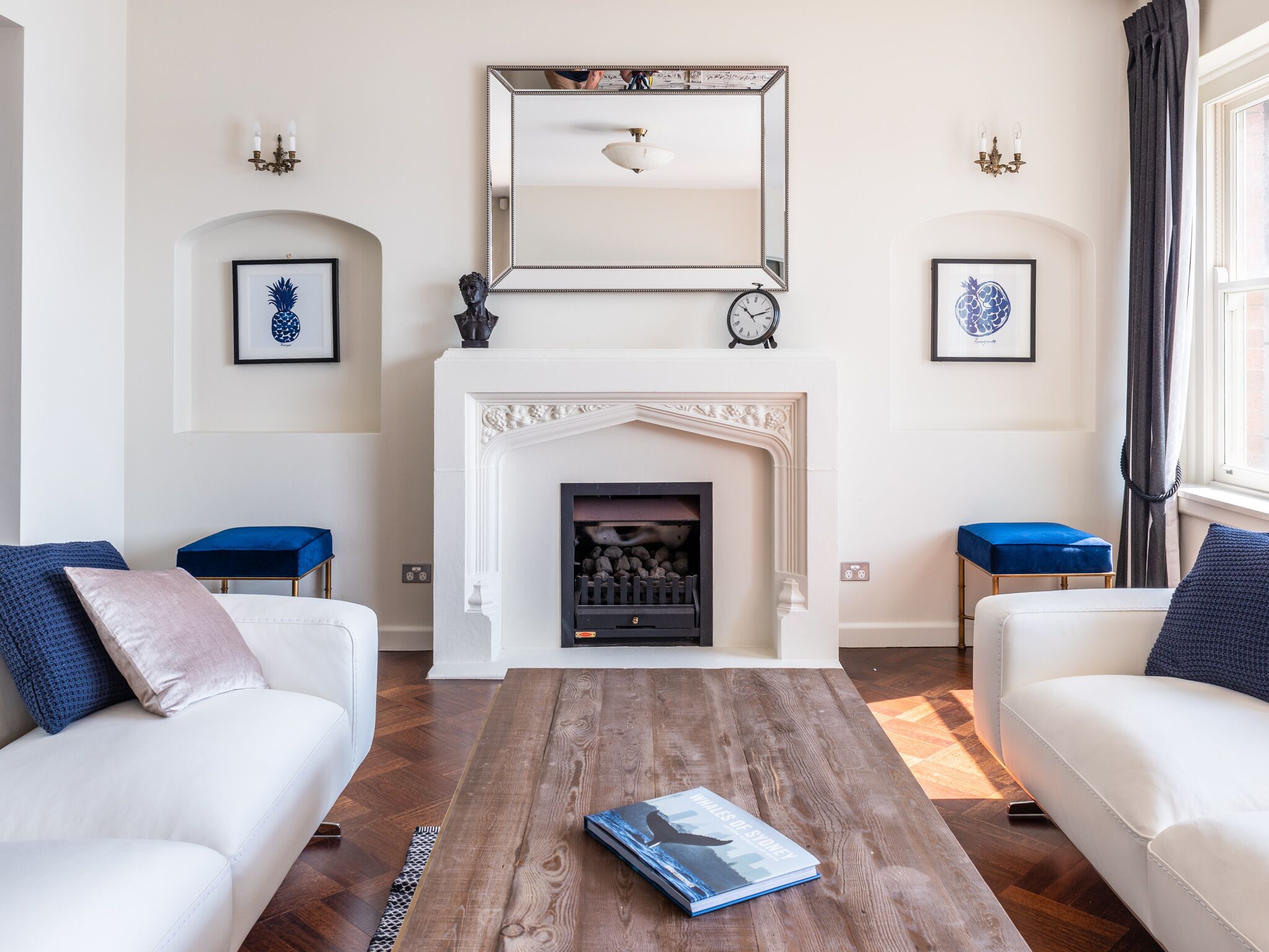 Magnificent Art Deco Waterfront apartment on the edge of Redleaf Beach — image 11