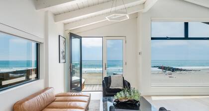 Luxury Beachfront - Pool, Gym & Sunset Deck