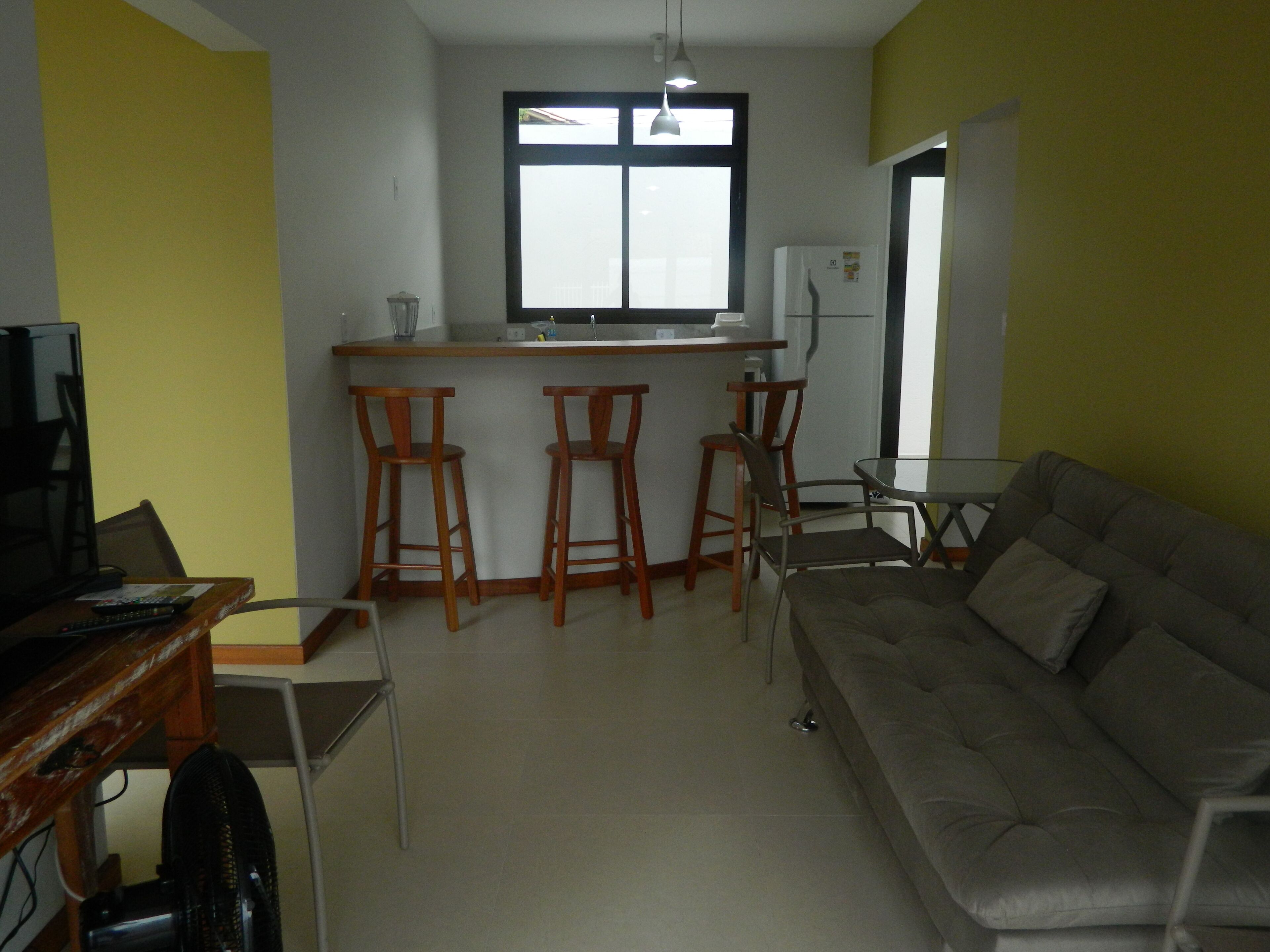 Fit. of good standard, located in a quiet area and close to the sea.