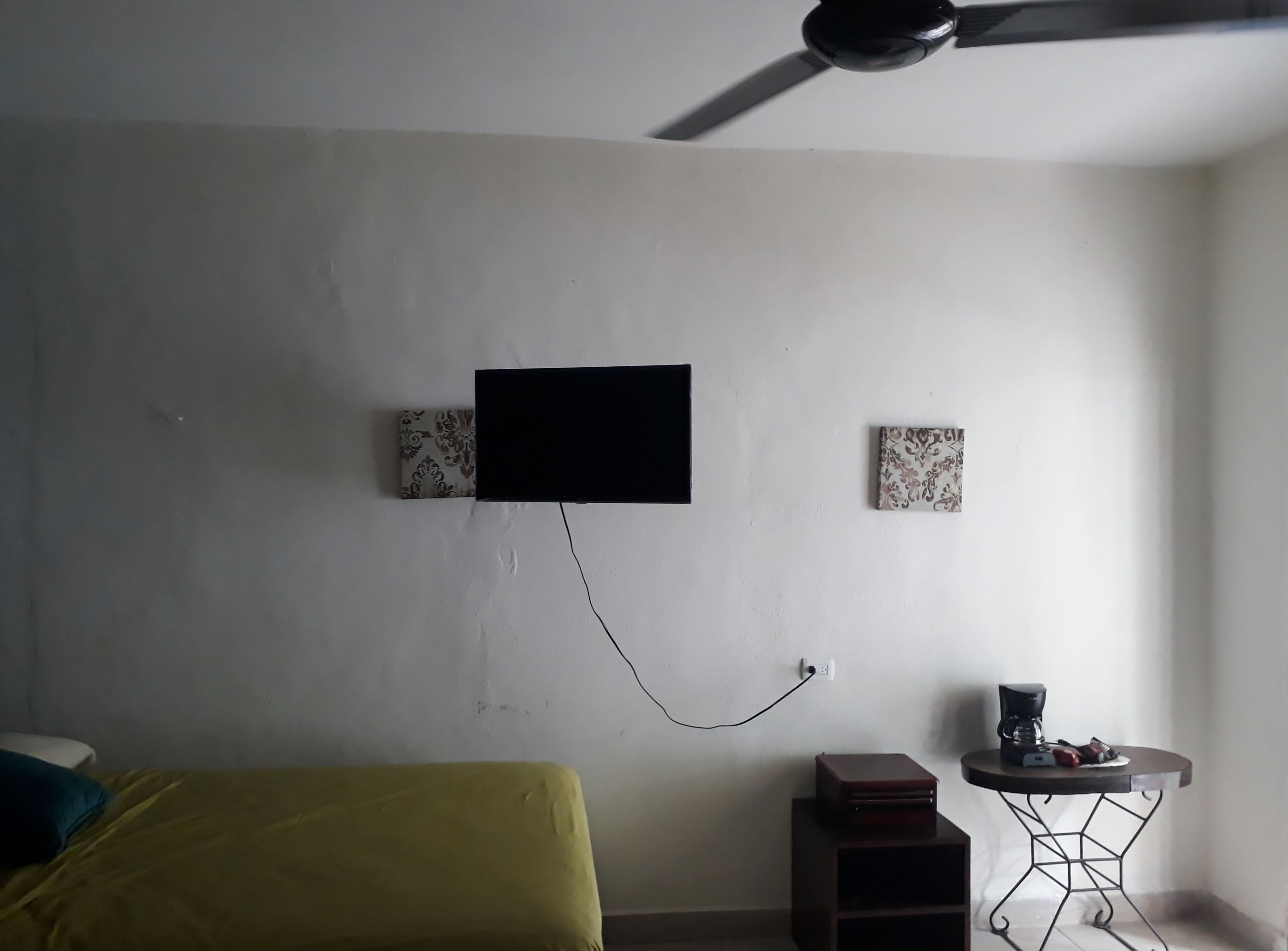 2 BED STUDIO WALKING DISTANCE ANYWHERE AT BEAROOMS AND STUDIOS 