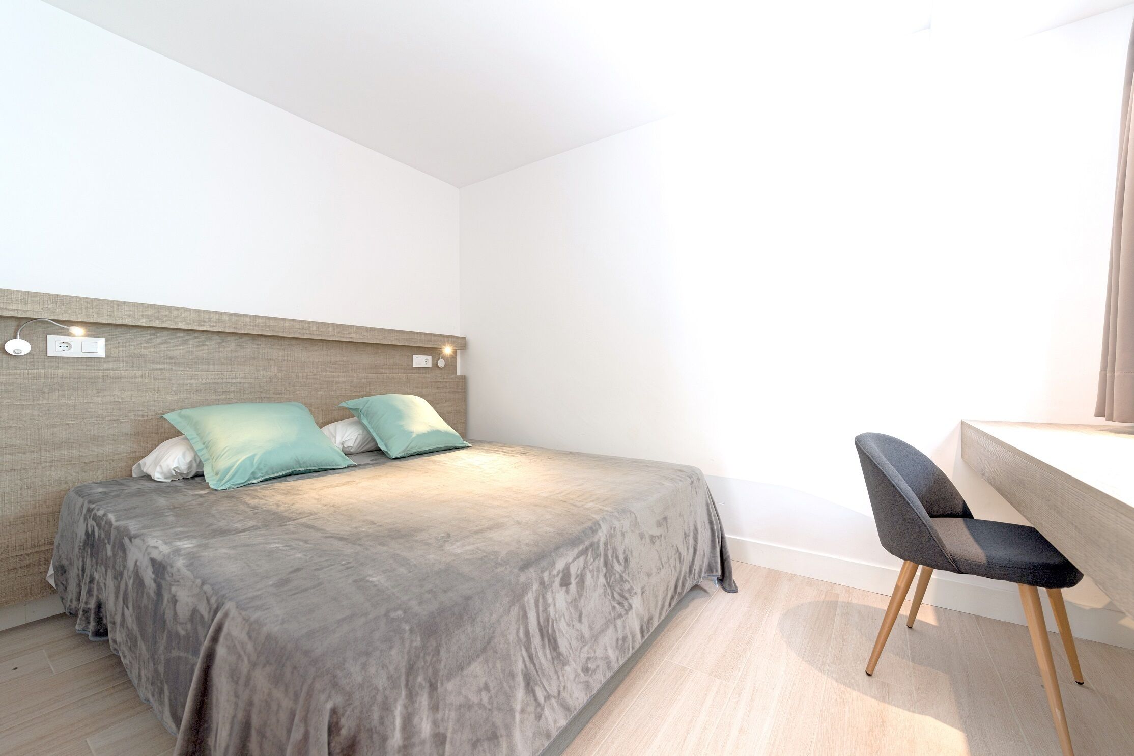 Contemporary apartment with private poolside terrace - sleeps up to three