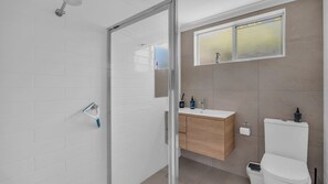 Douche, serviettes fournies