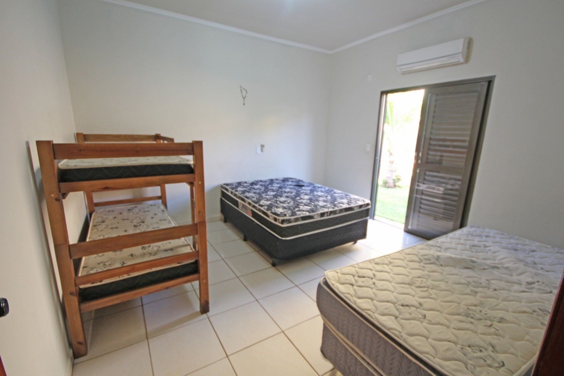 Great location, safe and very quiet! Wi-Fi.