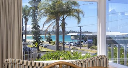 Surf & Turf Retreat in Mollymook