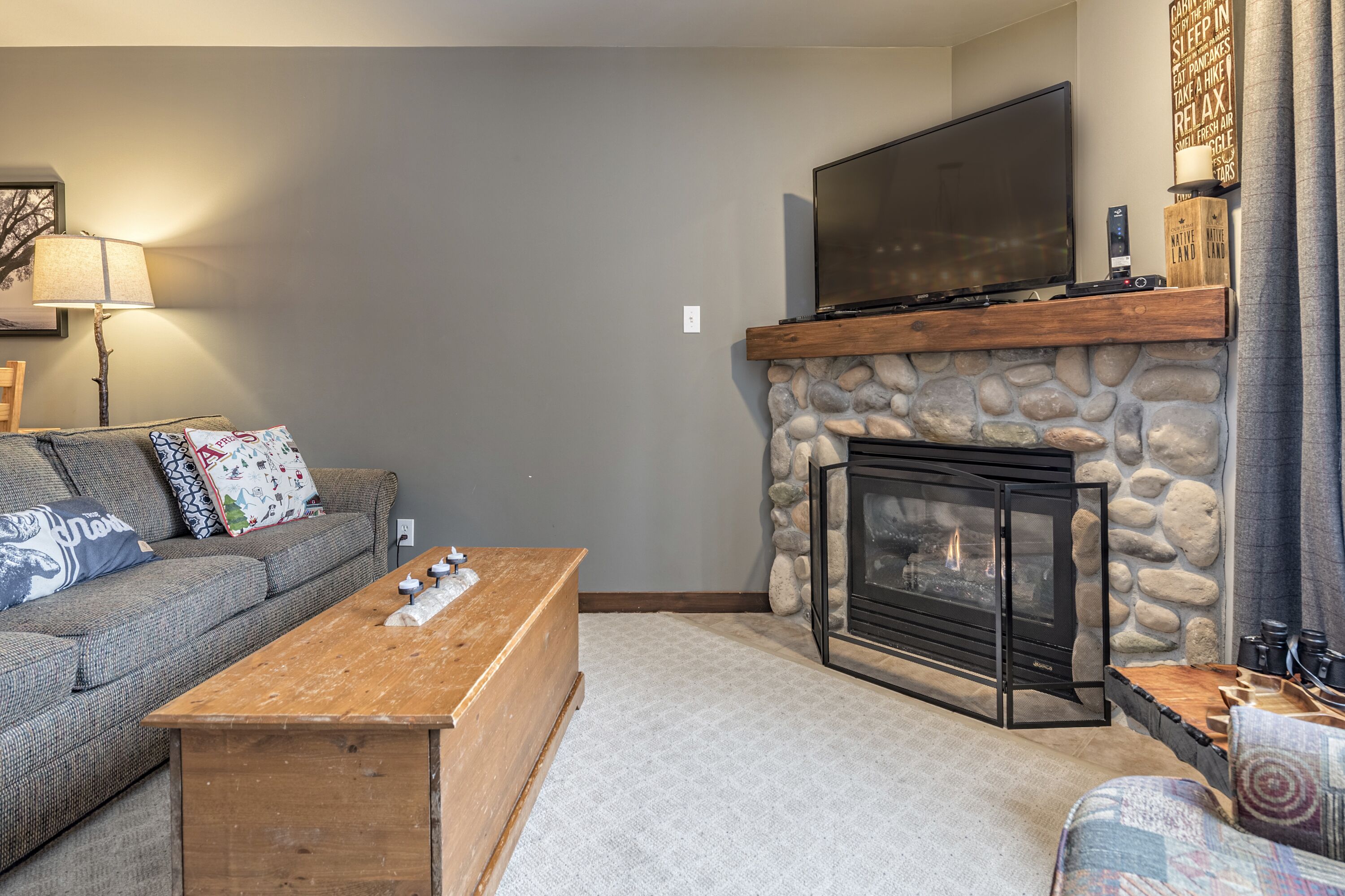 Beautiful Ground Floor Condo - Ski in/out from the Door - Pet Friendly!!