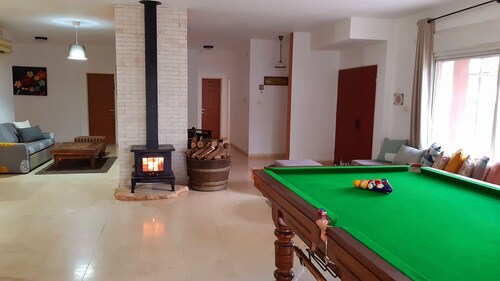 Villa Birkata- Beutiful 5 BD Maison de campagne, conviviale et familiale, piscine privée. 