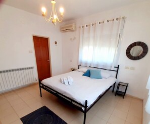 5 bedrooms, WiFi, bed sheets - Villa Birkata- Beutiful 5 BD Country house ,Family friendly, Privat pool . (shomera)