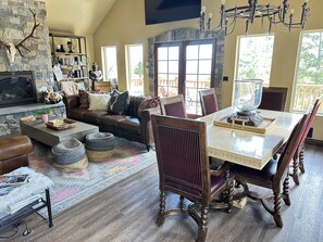 TV connectée, cheminée, Netflix, services de streaming