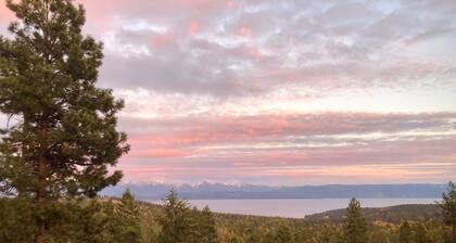 5 Star Private Gated Luxury 3 King Bedroom Estate Lodge Lake Views EV Charger