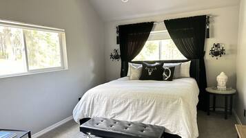 3 bedrooms, in-room safe, iron/ironing board, travel crib