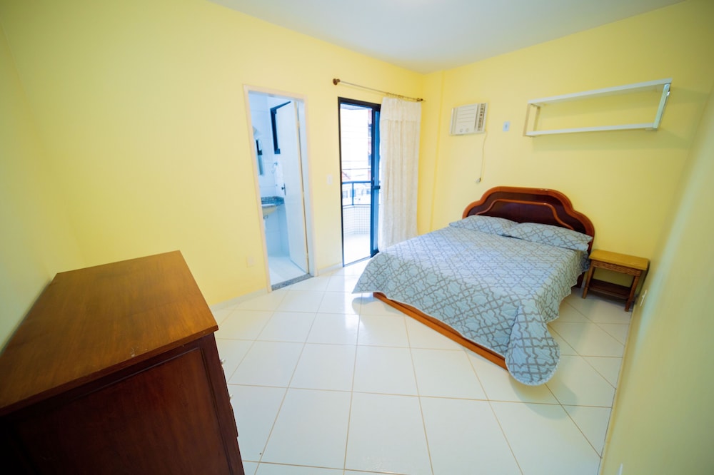 Apt with air cooled 2 Bedrooms, Furnished, garage, 200m from the Beach, 8 people
