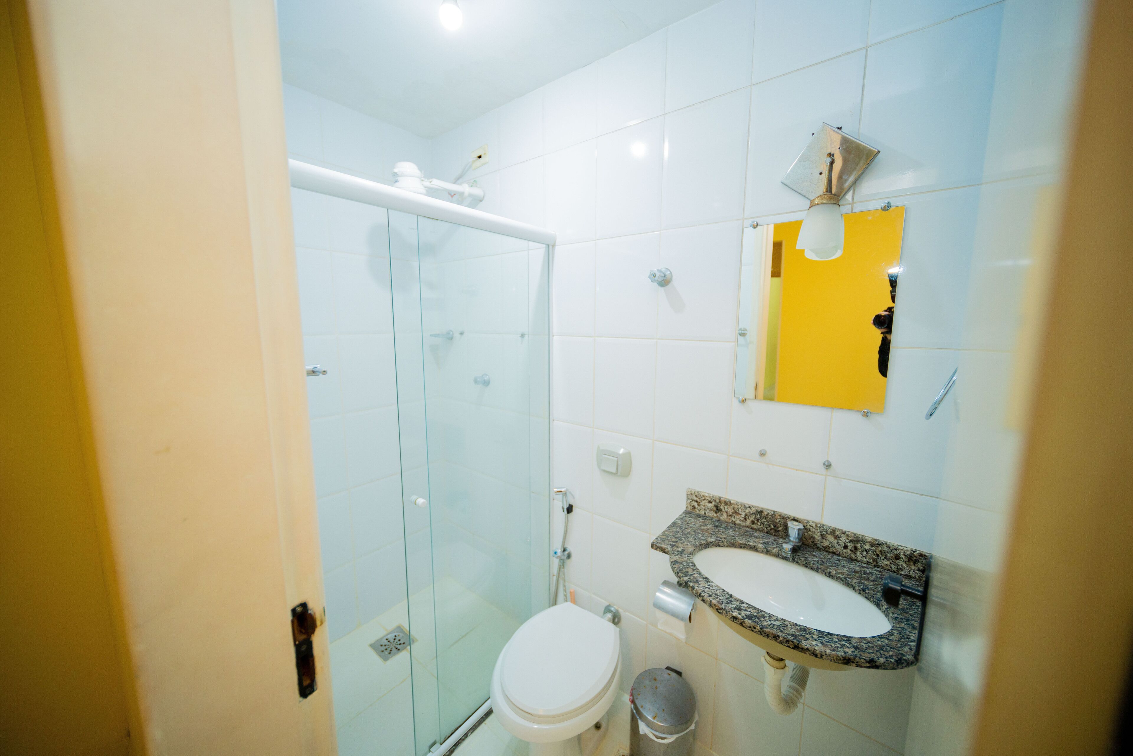 Apt with air cooled 2 Bedrooms, Furnished, garage, 200m from the Beach, 8 people