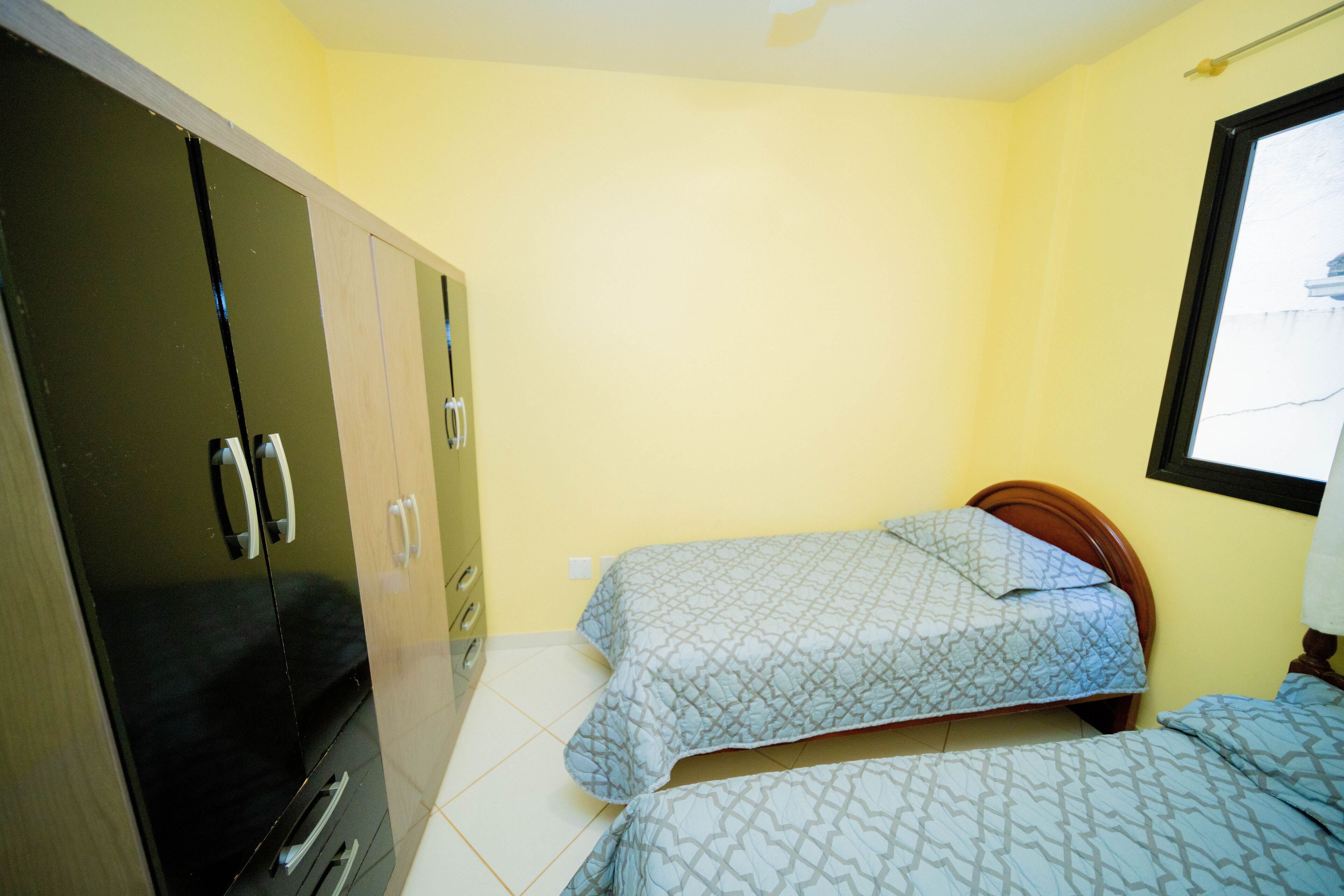 Apt with air cooled 2 Bedrooms, Furnished, garage, 200m from the Beach, 8 people