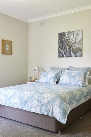 3 bedrooms, iron/ironing board, travel cot, free WiFi