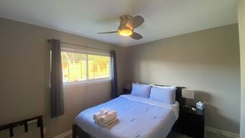 2 dormitoris, escriptori, planxa i posts de planxar i wifi