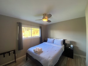 2 habitaciones, escritorio, tabla de planchar con plancha y wifi