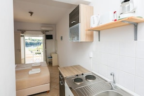 1 bedroom, iron/ironing board, WiFi, bed sheets