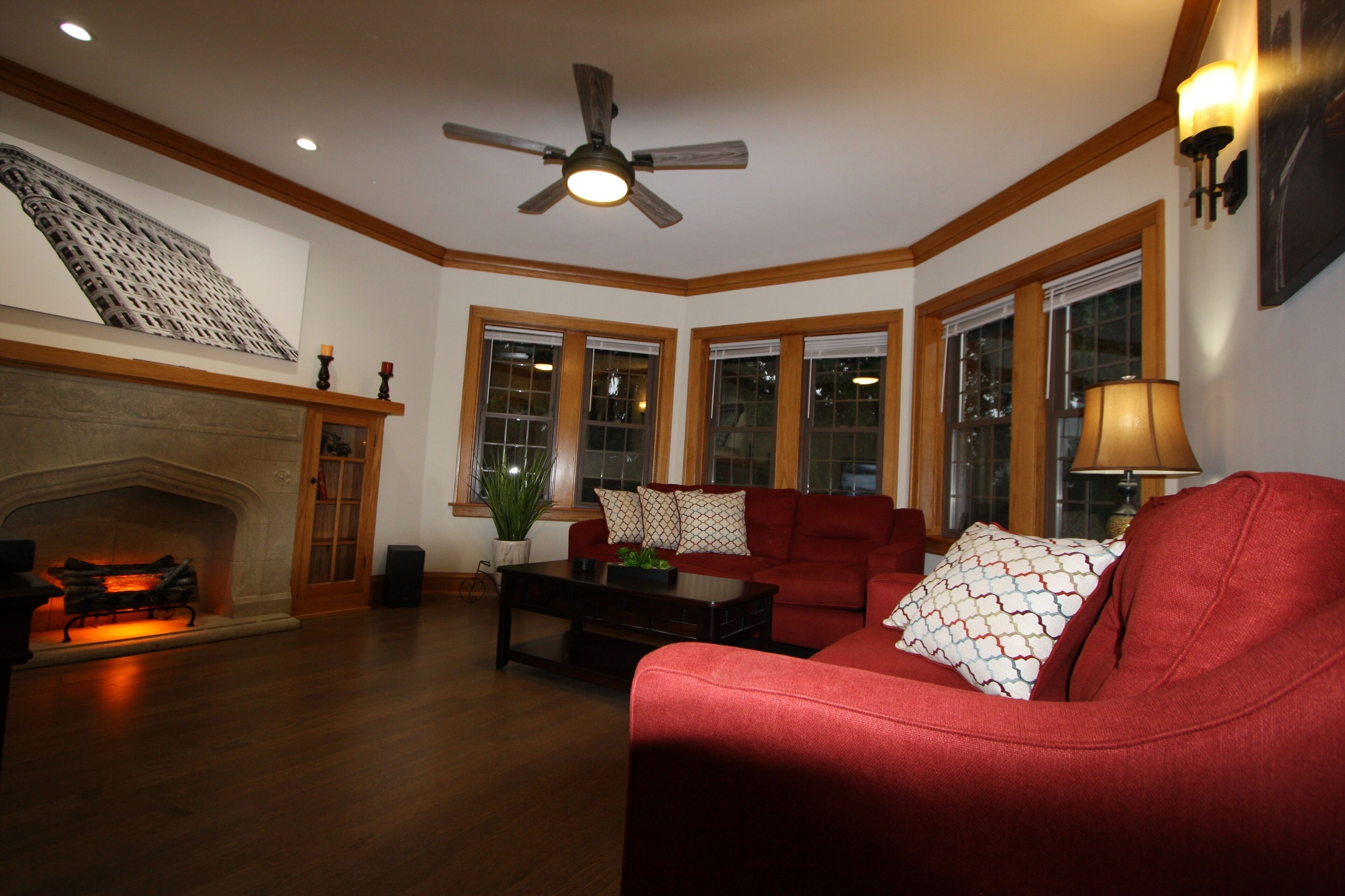 Upgraded,Spacious 3 Bedroom Apartment.