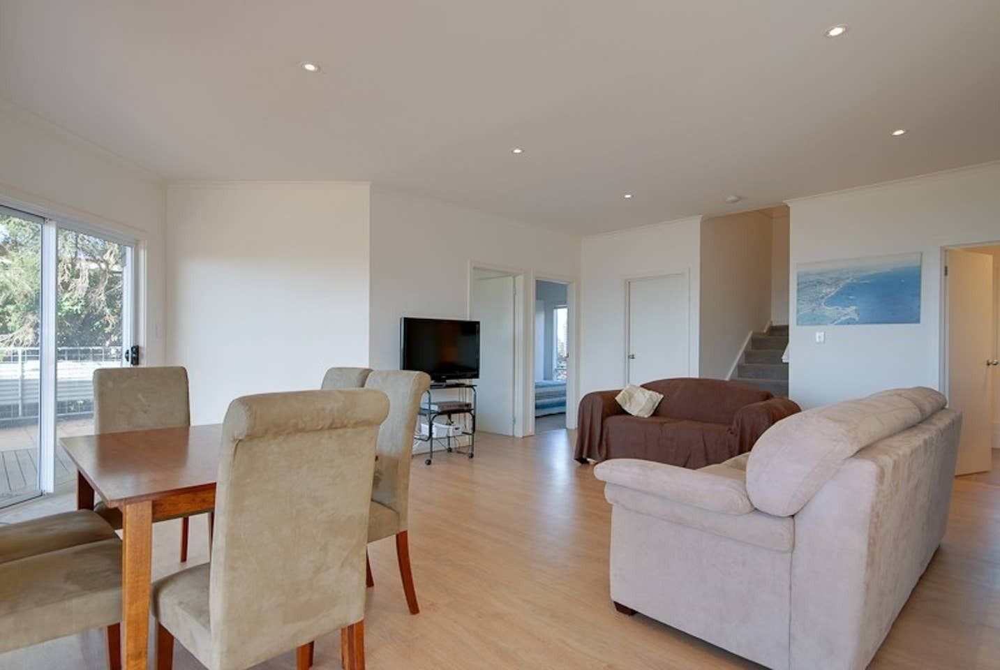 13 Olivebank - Ocean Views — image 11