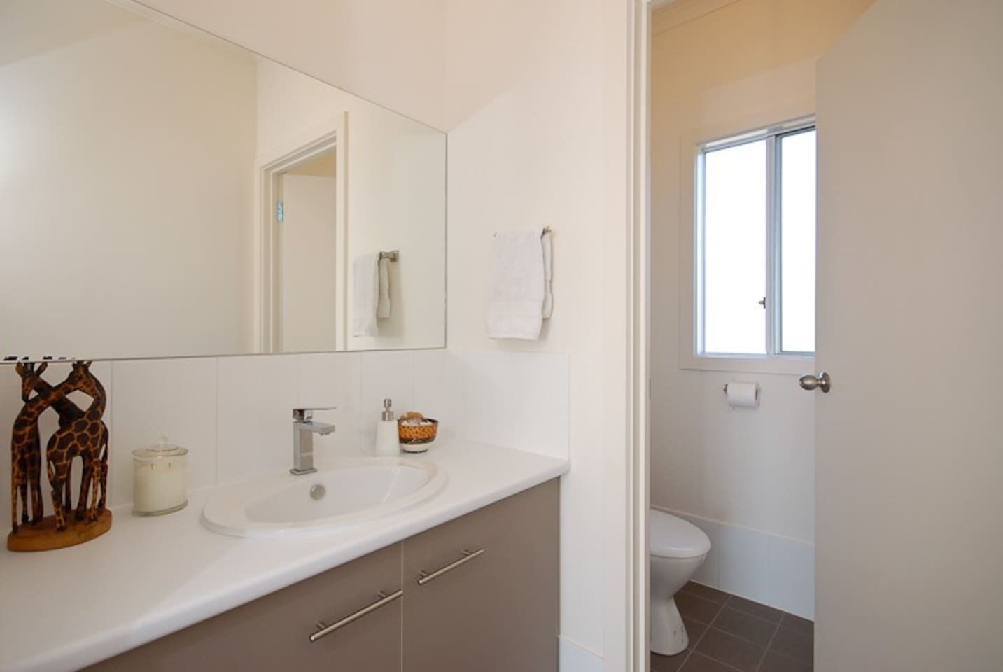 13 Olivebank - Ocean Views — image 15