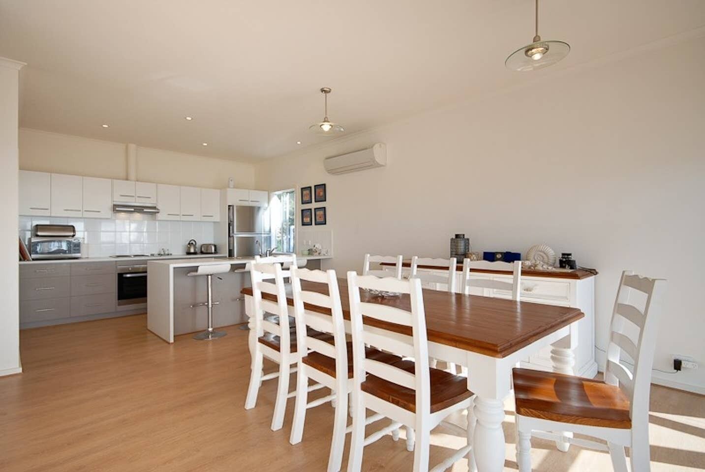 13 Olivebank - Ocean Views — image 8