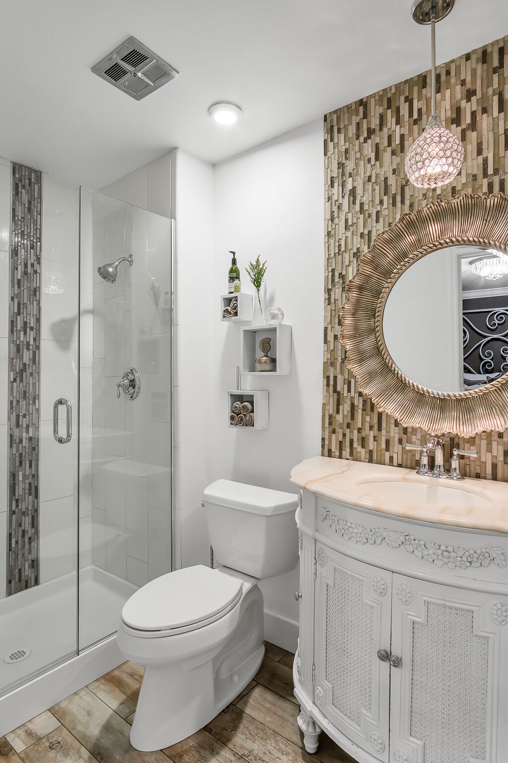 Becky's Oasis-Vacation/Corporate Short-Mid Term Rental, West STL County. 