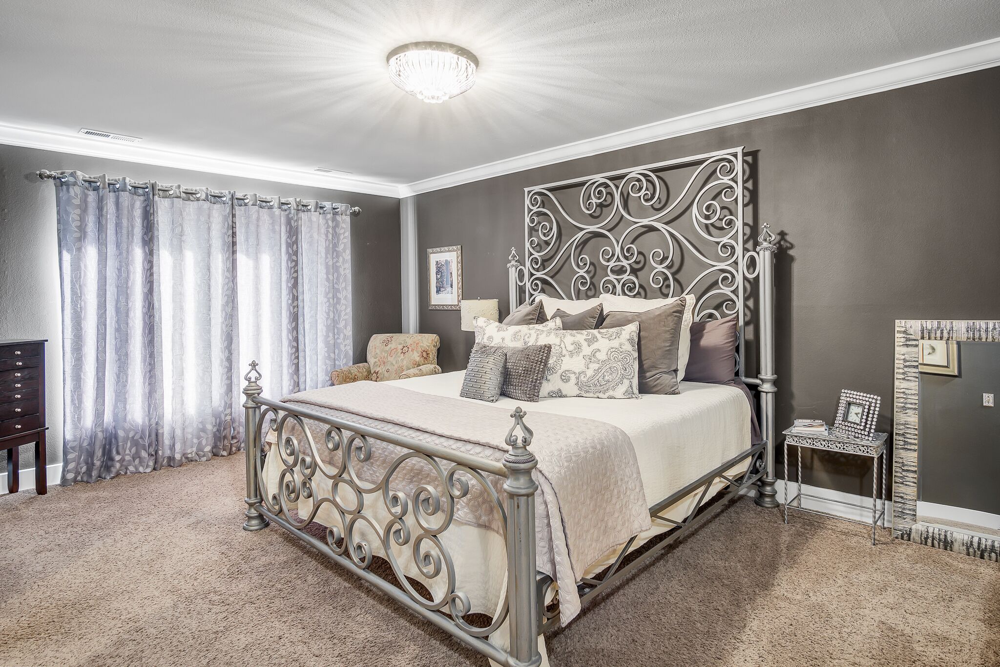 Becky's Oasis-Vacation/Corporate Short-Mid Term Rental, West STL County. 