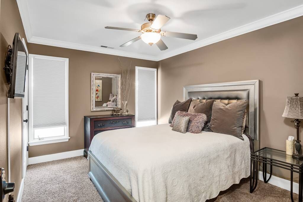 Becky's Oasis-Vacation/Corporate Short-Mid Term Rental, West STL County. 