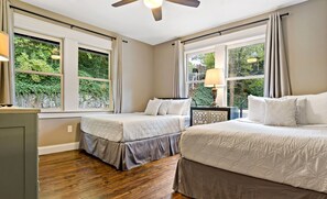 3 bedrooms, iron/ironing board, Internet, bed sheets