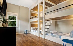 3 bedrooms, iron/ironing board, Internet, bed sheets - Bluegill Lakehouse by Carolina Properties - Views! (Lake Lure)