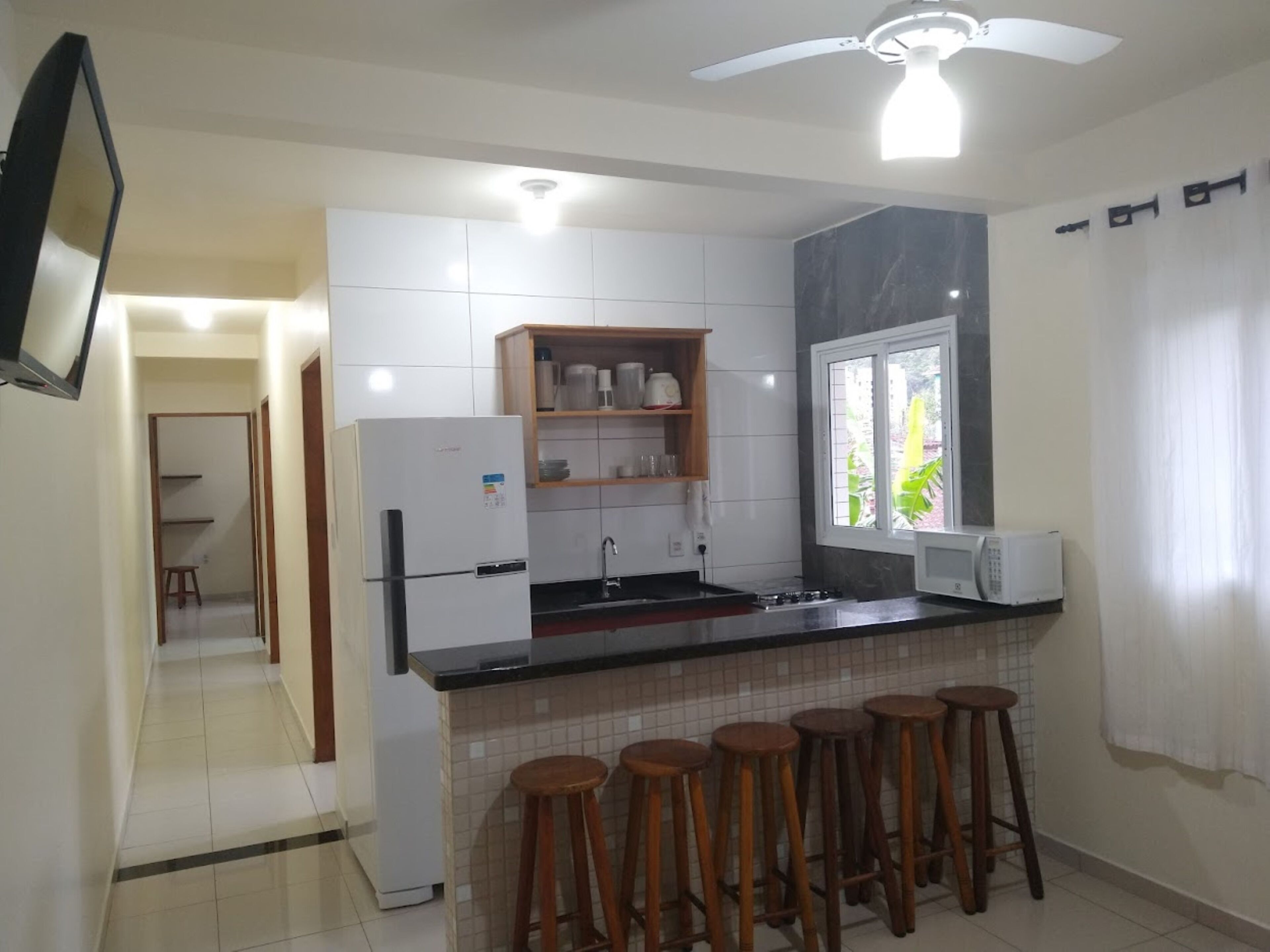 2 bedroom apartment, furnished with pool, near Martim de Sá.