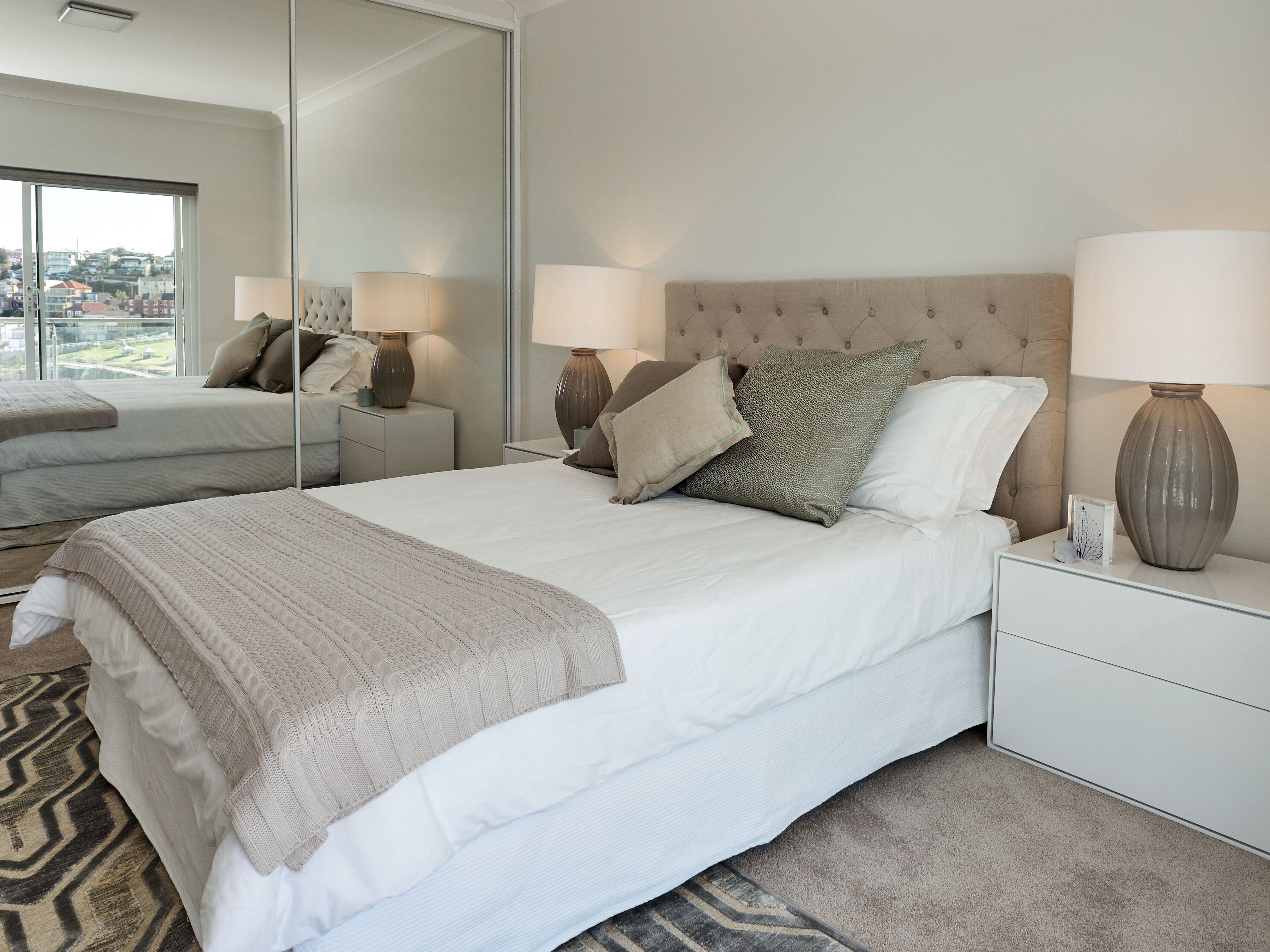 Ocean view apartment with a stroll to Bronte Beach — image 11