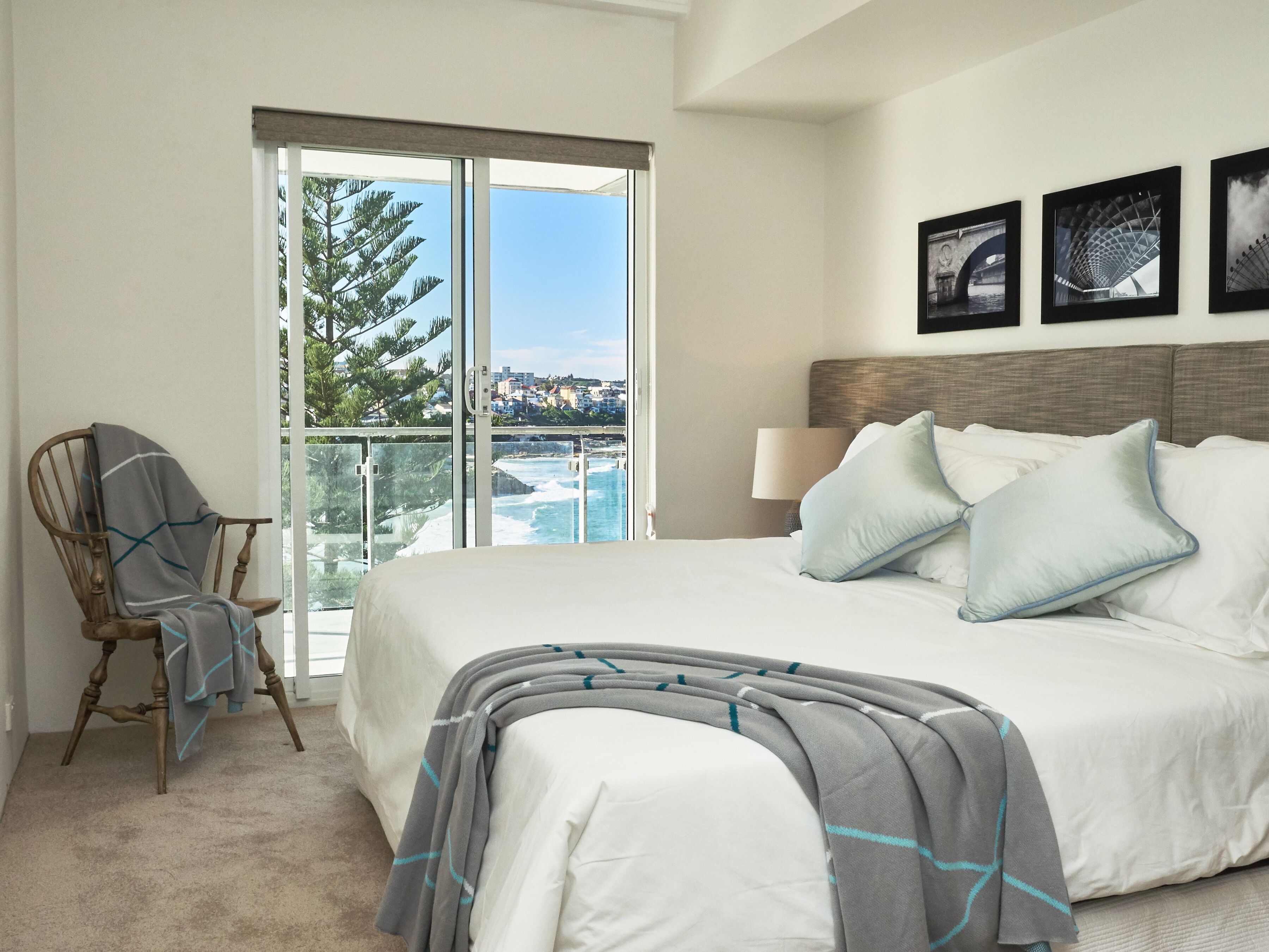 Ocean view apartment with a stroll to Bronte Beach — image 14