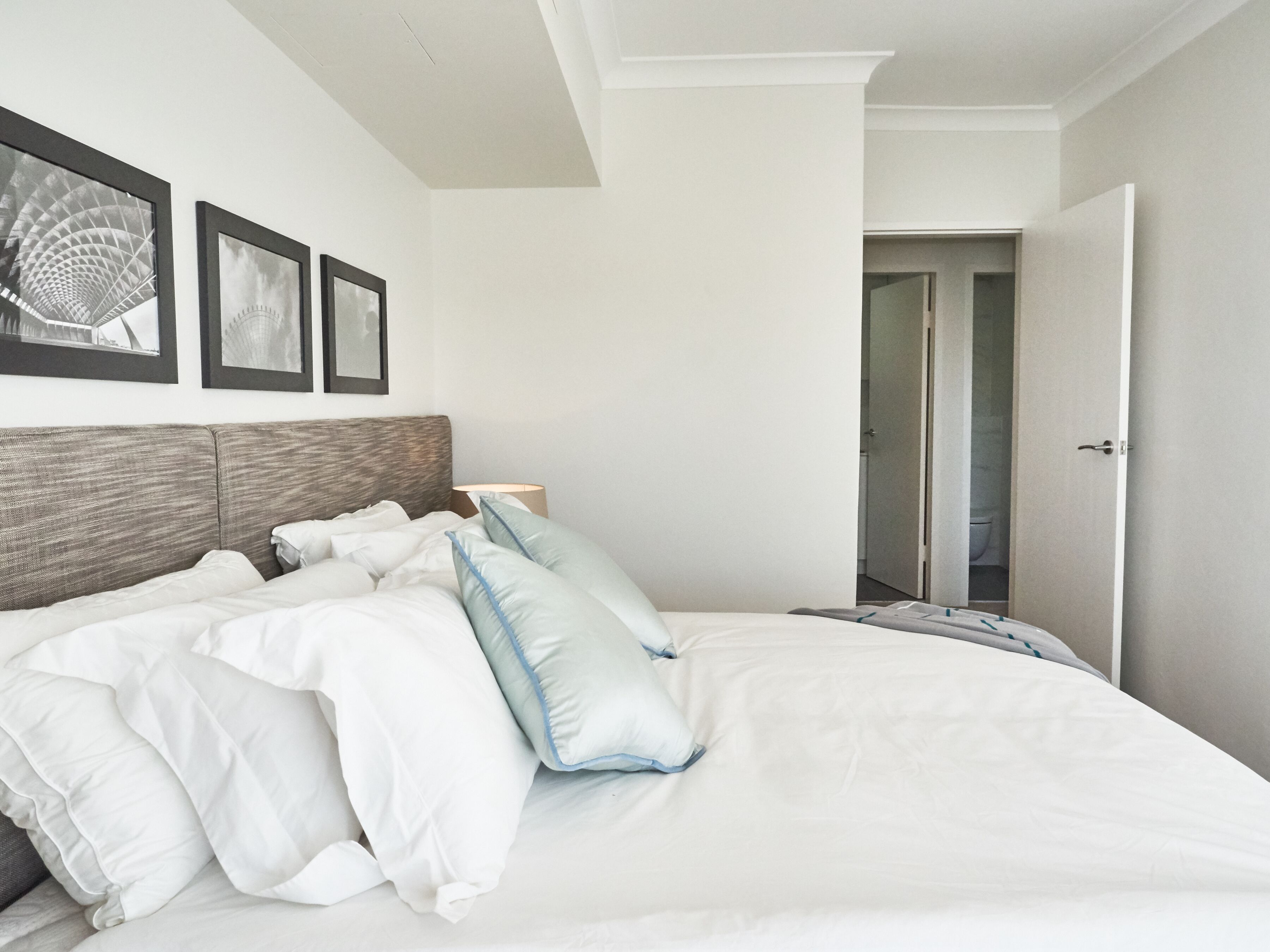 Ocean view apartment with a stroll to Bronte Beach — image 15