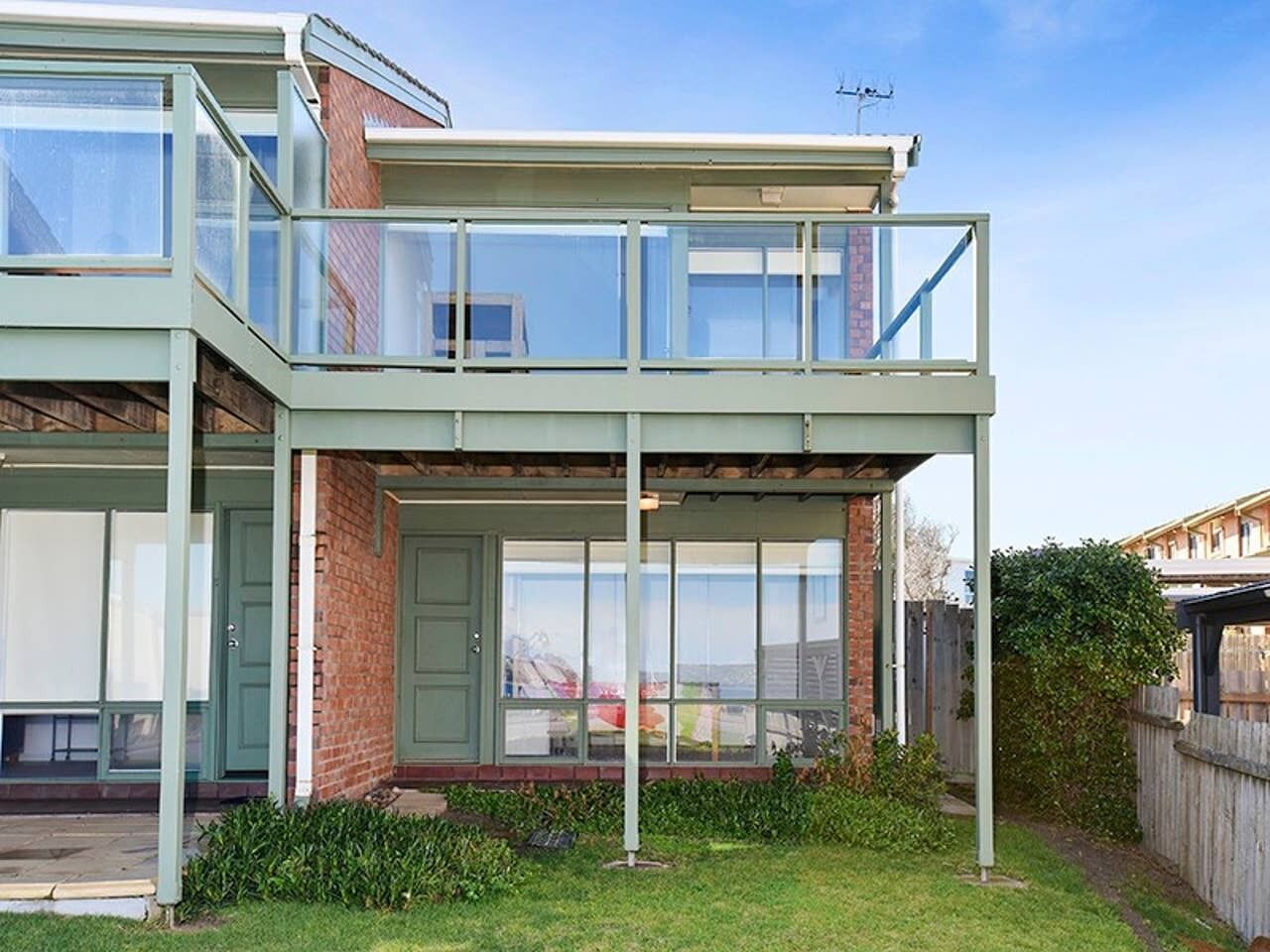 Aqua Bella - Unit 4/2 Hutton St-Wi-Fi - Oceanviews — image 15