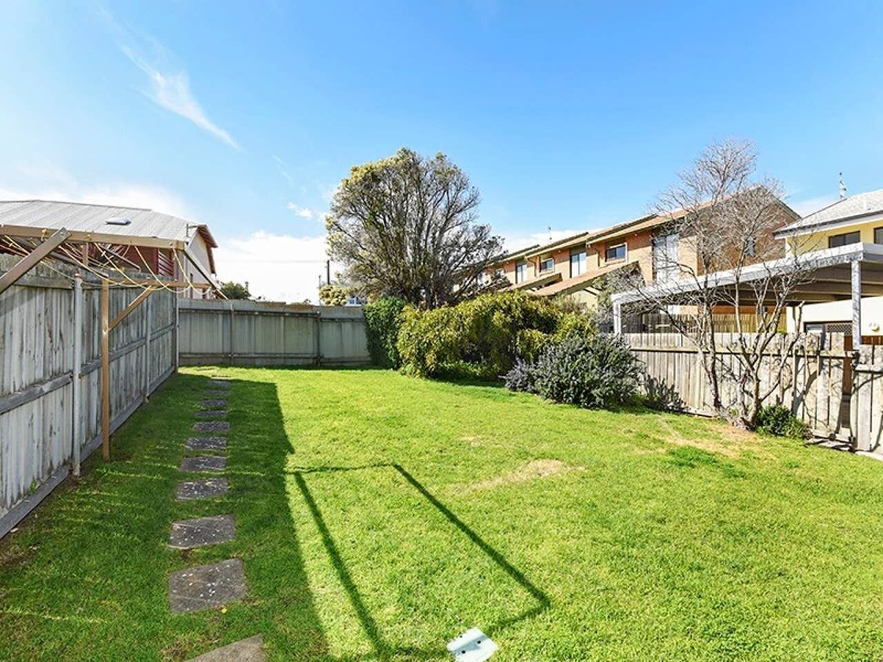 Aqua Bella - Unit 4/2 Hutton St-Wi-Fi - Oceanviews — image 14