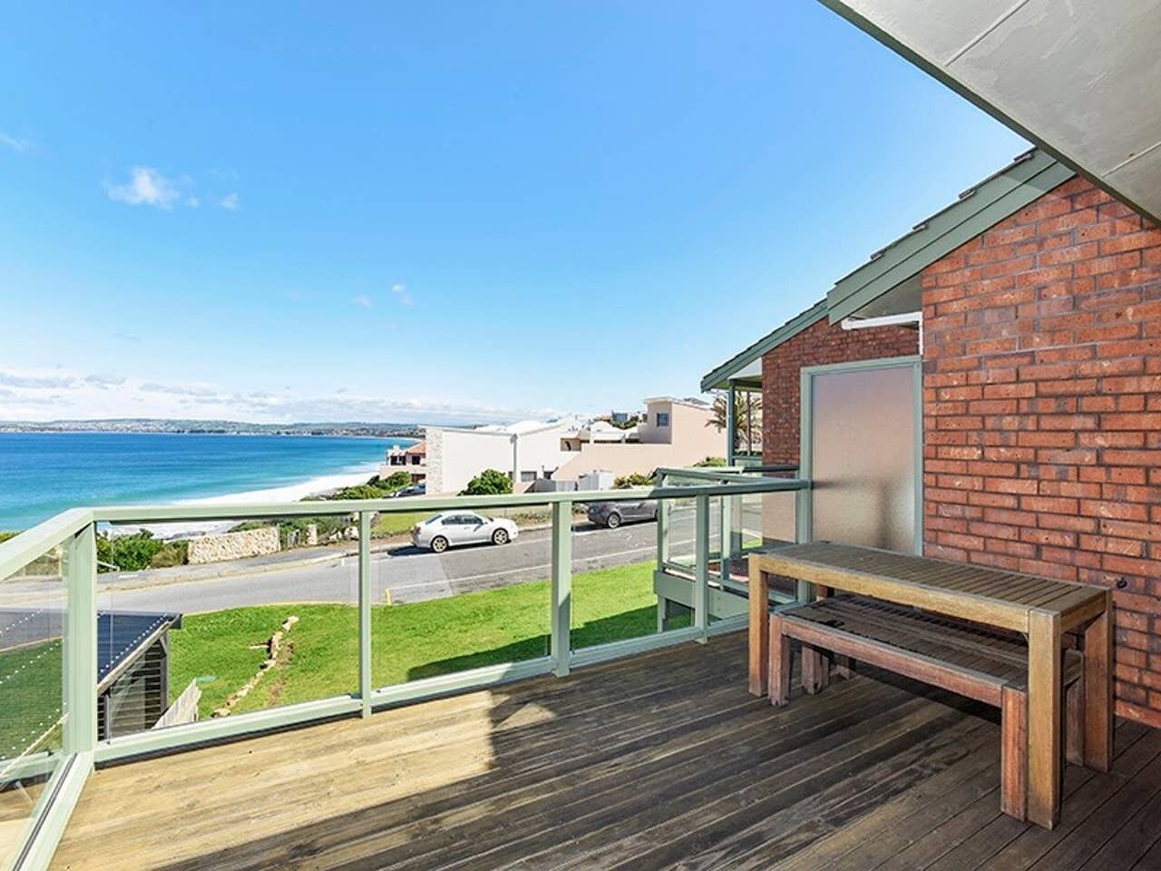 Aqua Bella - Unit 4/2 Hutton St-Wi-Fi - Oceanviews