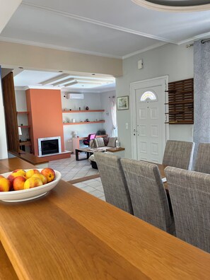 Dining - LAZAROS villa in Agios Matheos Corfu  (AGIOS MATHEOS CORFU)