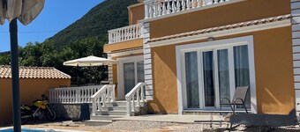LAZAROS villa in Agios Matheos Corfu