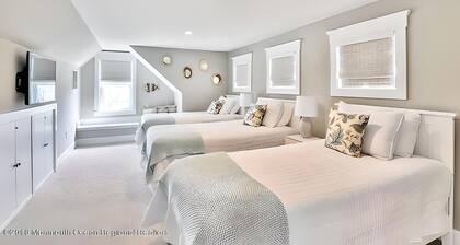 Luxurious Bay Head Rental. Close to beach with Pool and Spa!