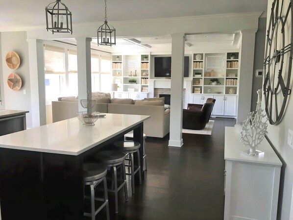 Interior - Luxurious Bay Head Rental. Close to beach with Pool and Spa! (Bay Head)